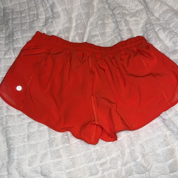 nwot hotty hot lululemon shorts - Picture 2 of 3